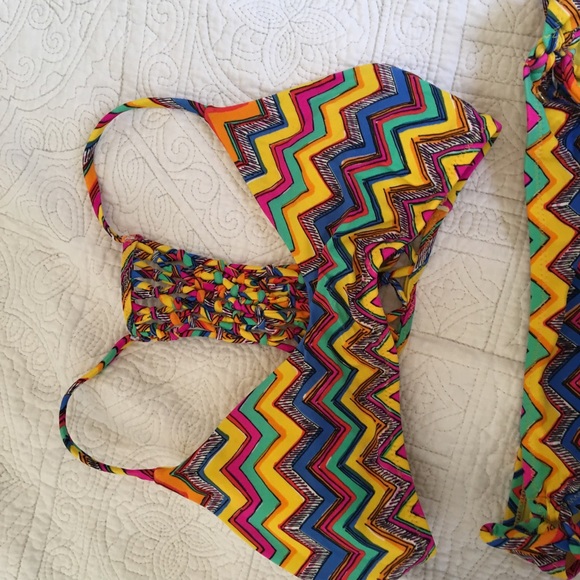 Fun multi color bikini!!! TOP ONLY - Picture 4 of 7
